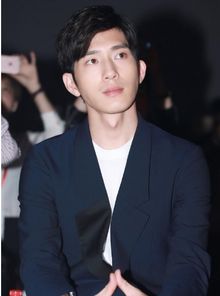 中国最火男明星排名 男明星人气排行榜前20名都有谁？